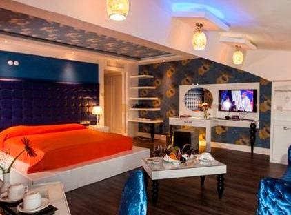 Rox Royal Hotel تورنگار