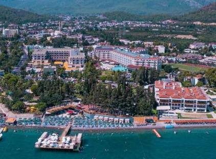 Rox Royal Hotel تورنگار