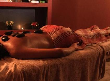 Rox Royal Hotel تورنگار