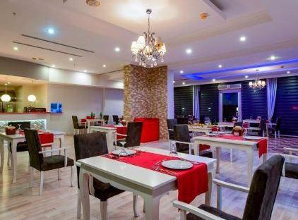 Rox Royal Hotel تورنگار