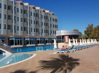 Rox Royal Hotel تورنگار