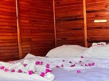 Imeros Hotel تورنگار