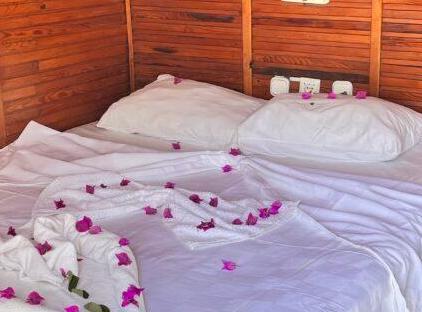 Imeros Hotel تورنگار