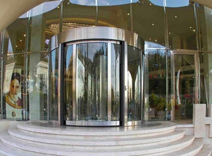 تور شیراز هتل رویال تورنگار