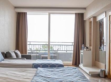 Amara Comfort Resort تورنگار