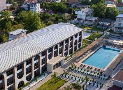 Monk Resort Hotel  تورنگار