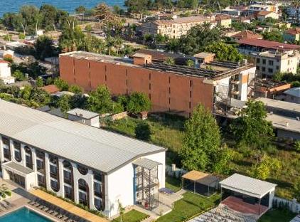 Monk Resort Hotel  تورنگار