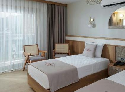 Monk Resort Hotel  تورنگار