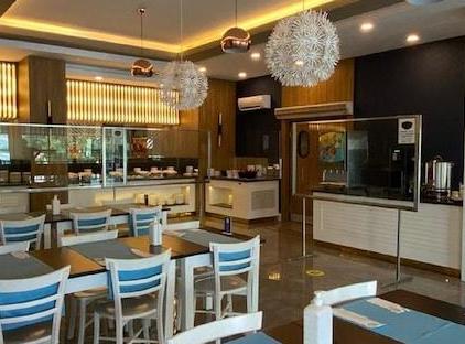 Istanbul Beach Hotel                                                                        تورنگار