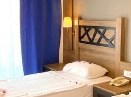 Istanbul Beach Hotel                                                                        تورنگار