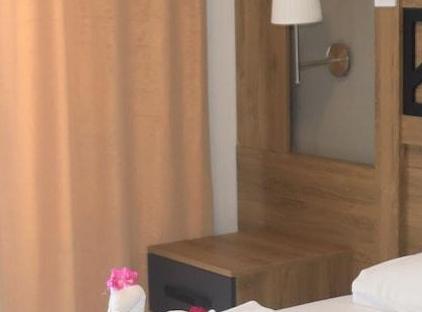 Istanbul Beach Hotel                                                                        تورنگار