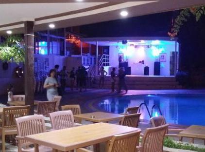 Istanbul Beach Hotel                                                                        تورنگار