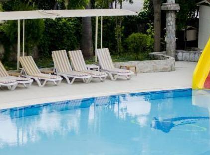 Istanbul Beach Hotel                                                                        تورنگار