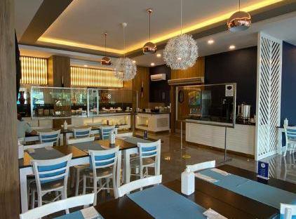 Istanbul Beach Hotel                                                                        تورنگار