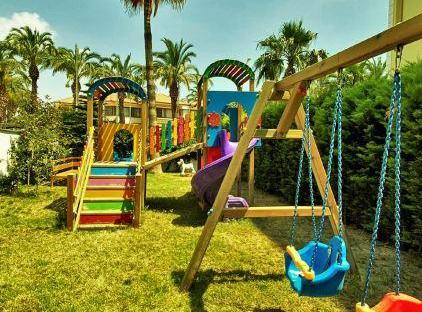 Istanbul Beach Hotel                                                                        تورنگار