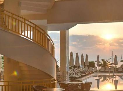 Golden Lotus Hotel تورنگار