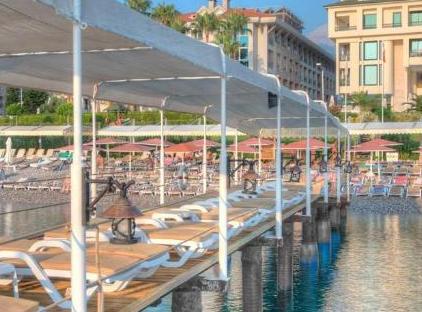 Golden Lotus Hotel تورنگار