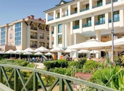 Golden Lotus Hotel تورنگار