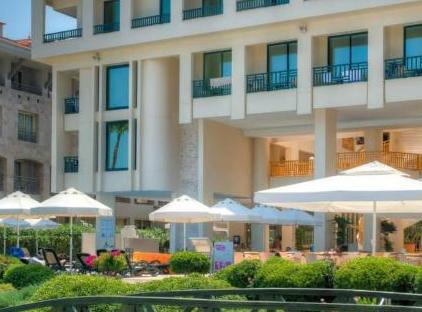 Golden Lotus Hotel تورنگار