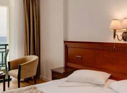 Golden Lotus Hotel تورنگار