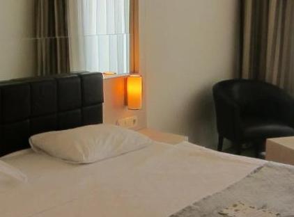 Golden Lotus Hotel تورنگار