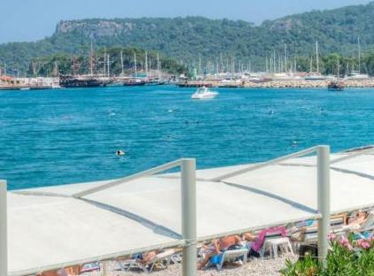 Golden Lotus Hotel تورنگار