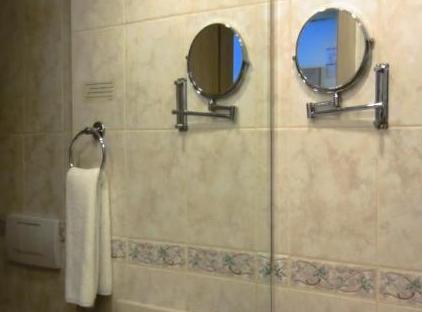 Golden Lotus Hotel تورنگار
