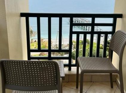 Golden Lotus Hotel تورنگار