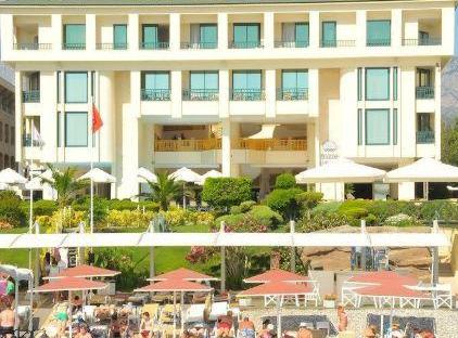 Golden Lotus Hotel تورنگار
