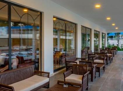 Armas Garden Hotel تورنگار