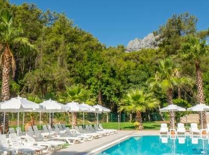 Armas Garden Hotel تورنگار