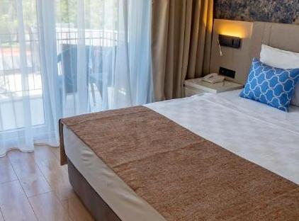 Armas Garden Hotel تورنگار