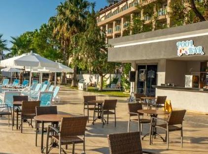 Armas Garden Hotel تورنگار