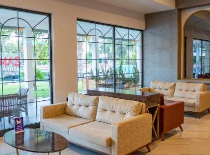 Armas Garden Hotel تورنگار