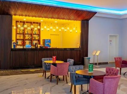 Armas Garden Hotel تورنگار