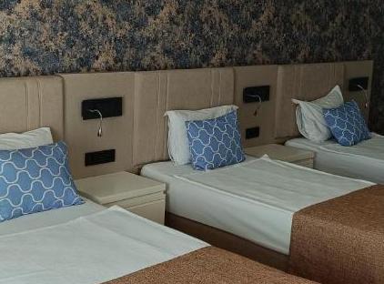Armas Garden Hotel تورنگار