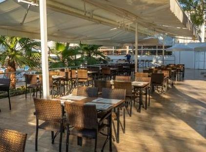 Armas Garden Hotel تورنگار
