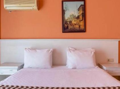 Armas Garden Hotel تورنگار