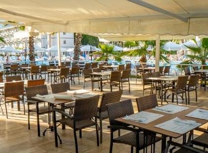 Armas Garden Hotel تورنگار