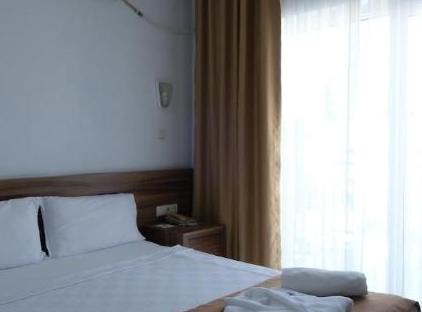 Armas Garden Hotel تورنگار