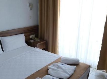 Armas Garden Hotel تورنگار