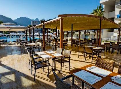 Armas Garden Hotel تورنگار