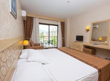 Armas Garden Hotel تورنگار