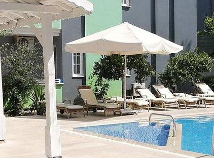 Anita Kemer Noch Hotel تورنگار