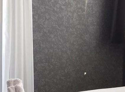 Anita Kemer Noch Hotel تورنگار