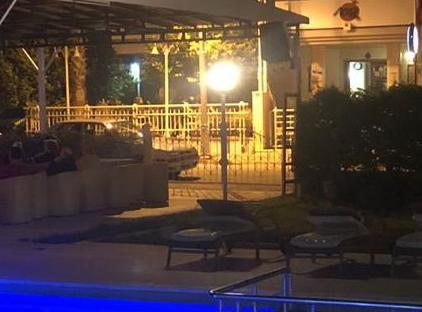 Anita Kemer Noch Hotel تورنگار