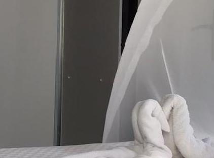 Anita Kemer Noch Hotel تورنگار