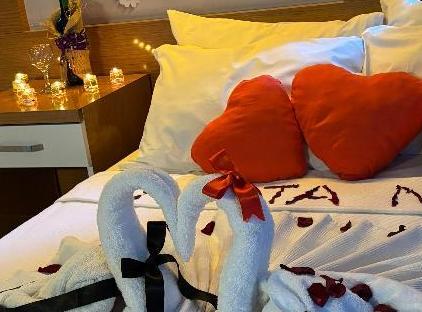 Anita Kemer Noch Hotel تورنگار