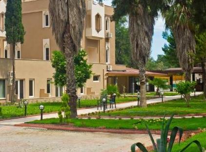 Alexius Beach Hotel تورنگار