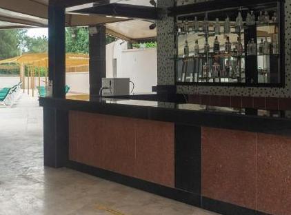 Alexius Beach Hotel تورنگار